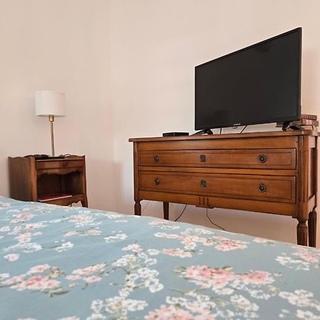 La Tour Noble Bed & Breakfast Saint-Saturnin  Exterior foto