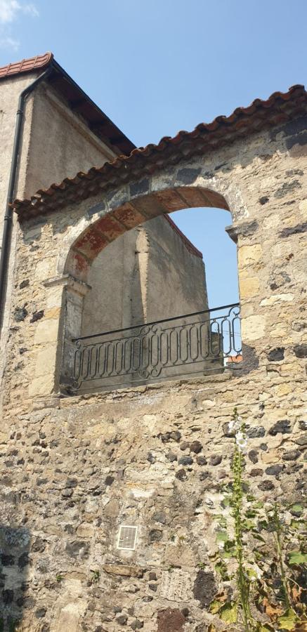 La Tour Noble Bed & Breakfast Saint-Saturnin  Exterior foto