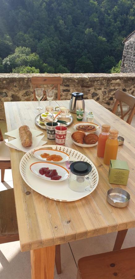 La Tour Noble Bed & Breakfast Saint-Saturnin  Exterior foto