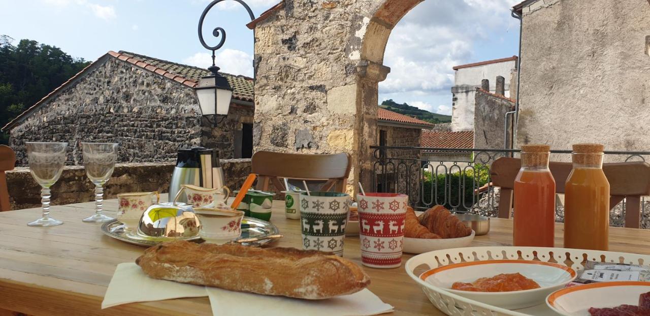 La Tour Noble Bed & Breakfast Saint-Saturnin  Exterior foto