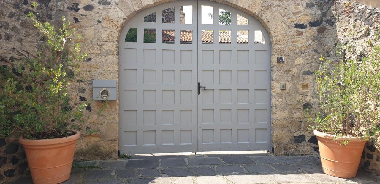 La Tour Noble Bed & Breakfast Saint-Saturnin  Exterior foto