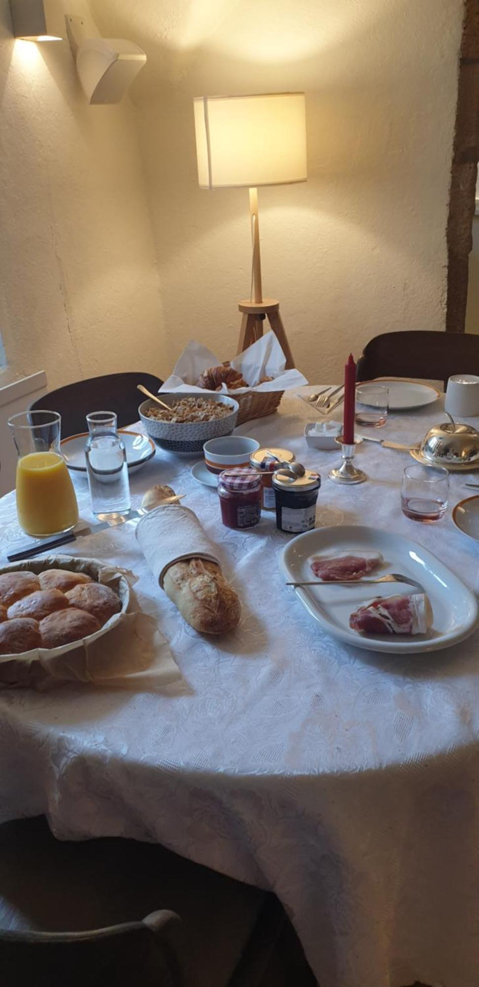 La Tour Noble Bed & Breakfast Saint-Saturnin  Exterior foto